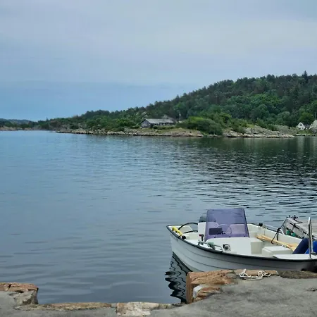 Seaside With Views Of Nordfjorden ماندال
